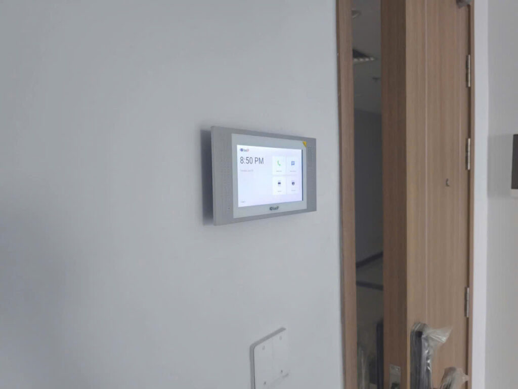 Màn hình IP cảm ứng BasIP AQ-07LL hỗ trợ đàm thoại video Intercom một chạm trong nhà