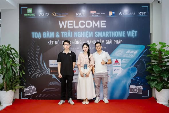 Đại diện C&ocirc;ng Ty TNHH C&ocirc;ng Nghệ Mắt Xanh tham gia KNX Seminar & Trải nghiệm Smarthome Việt